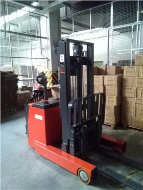 龍工電動堆高車