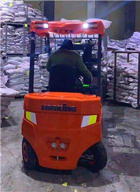 龍工電動(dòng)叉車