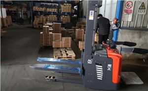 無錫電動(dòng)堆高車