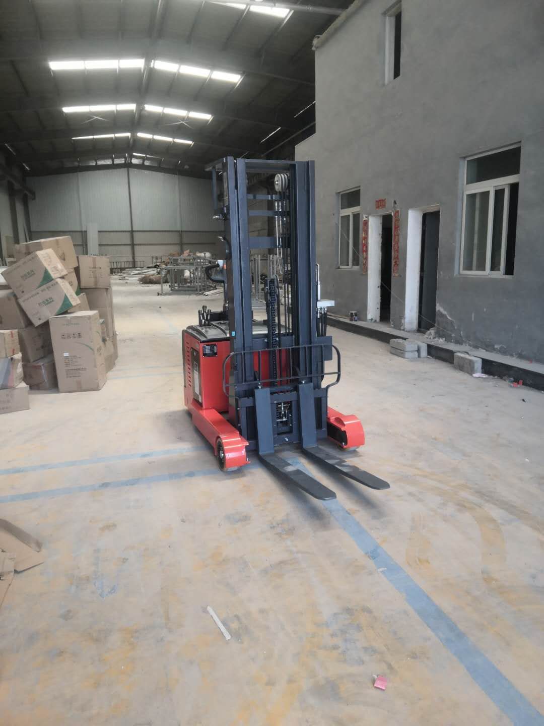 龍工電動前移式叉車