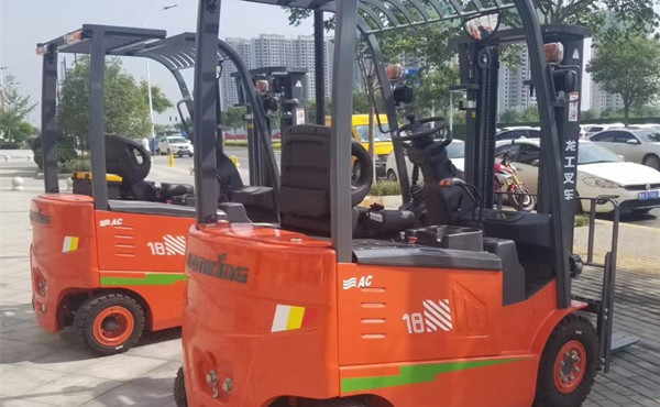 無(wú)錫電瓶叉車-無(wú)錫電動(dòng)叉車