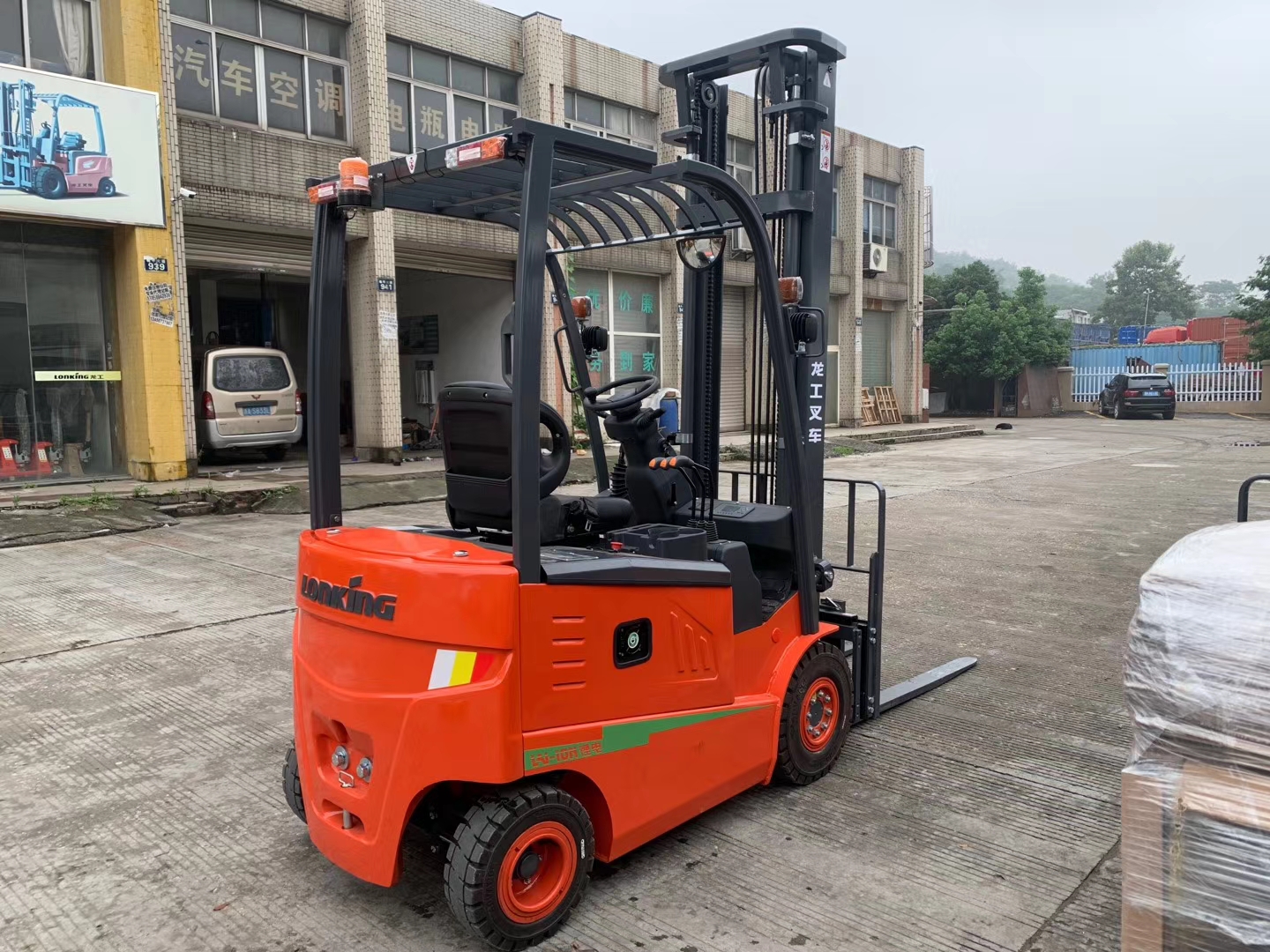 南京龍工電動叉車