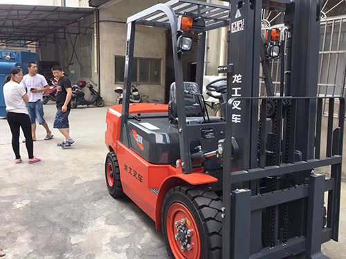 感謝南京板橋段總對龍工叉車的信任