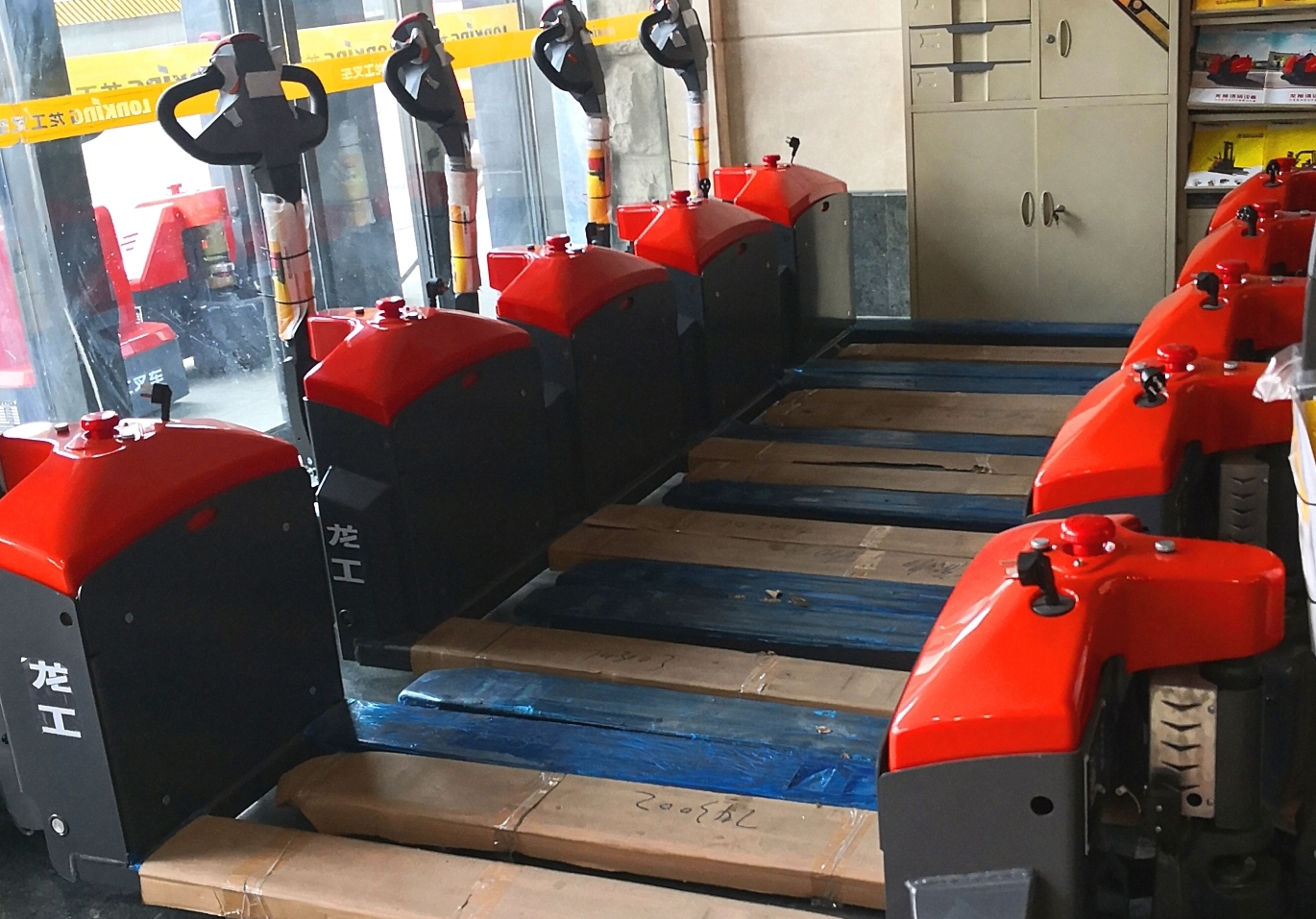 橋林電動搬運車-叉車老客戶選擇龍工小精靈搬運車