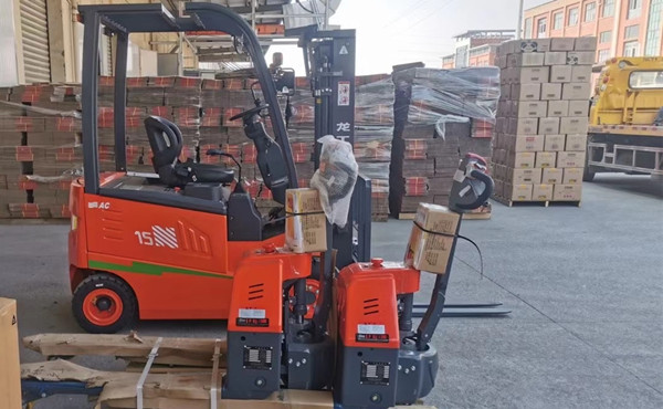 蕪湖電瓶叉車在充電時應該注意什么？