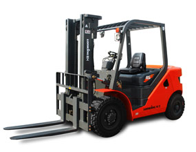 龍工第三代4.5噸內燃平衡重式叉車LG45D(T)III